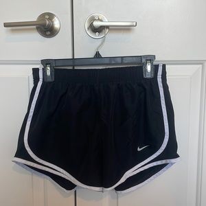 Women’s Black Nike Dry Fit Running Shorts Size Medium *